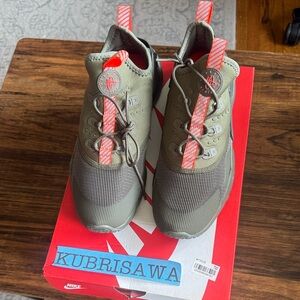 Nike Huarache Drift GS 6Y Sneakers Medium Olive Total Crimson Very Good